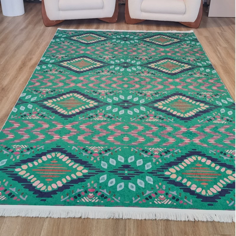 فرشینه سبز زمردی با نقوش هندسی، کد M 335(پس کرایه)