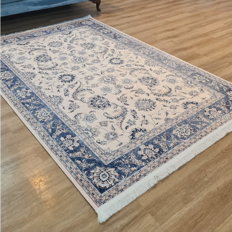 فرشینه طرح افشان زمینه کرم روشن، کد U 496 (پس کرایه)
