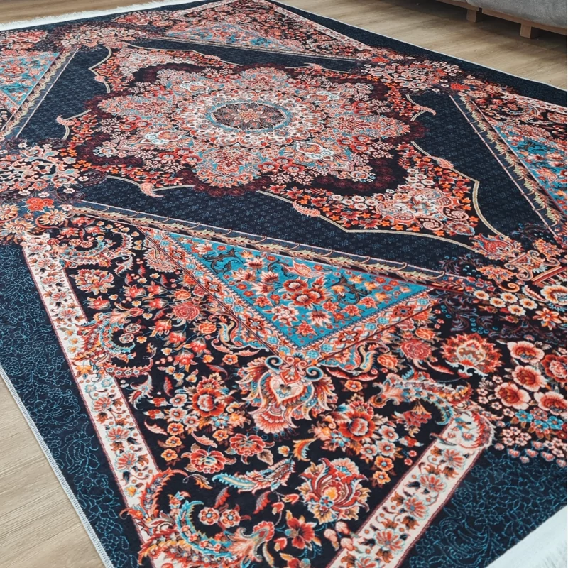 فرشینه مخمل شانل،طرح ترنج خورشیدی، زمینه زغالی، کد A 115 (پس کرایه)