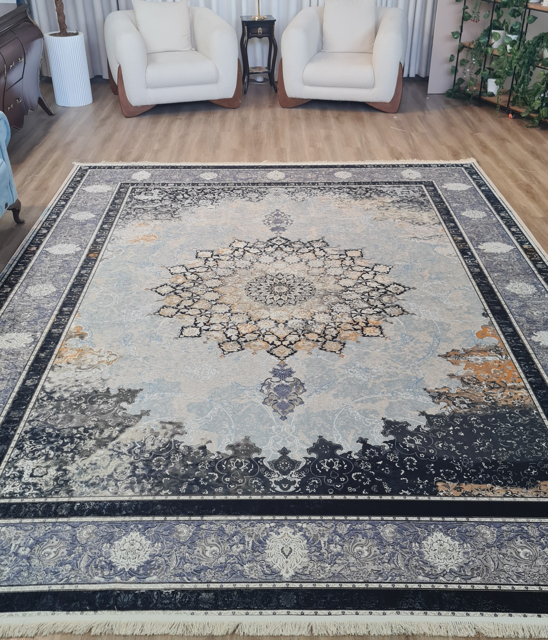 فرشینه سنتی با رنگ های روشن و تیره کد L 129(پس کرایه)
