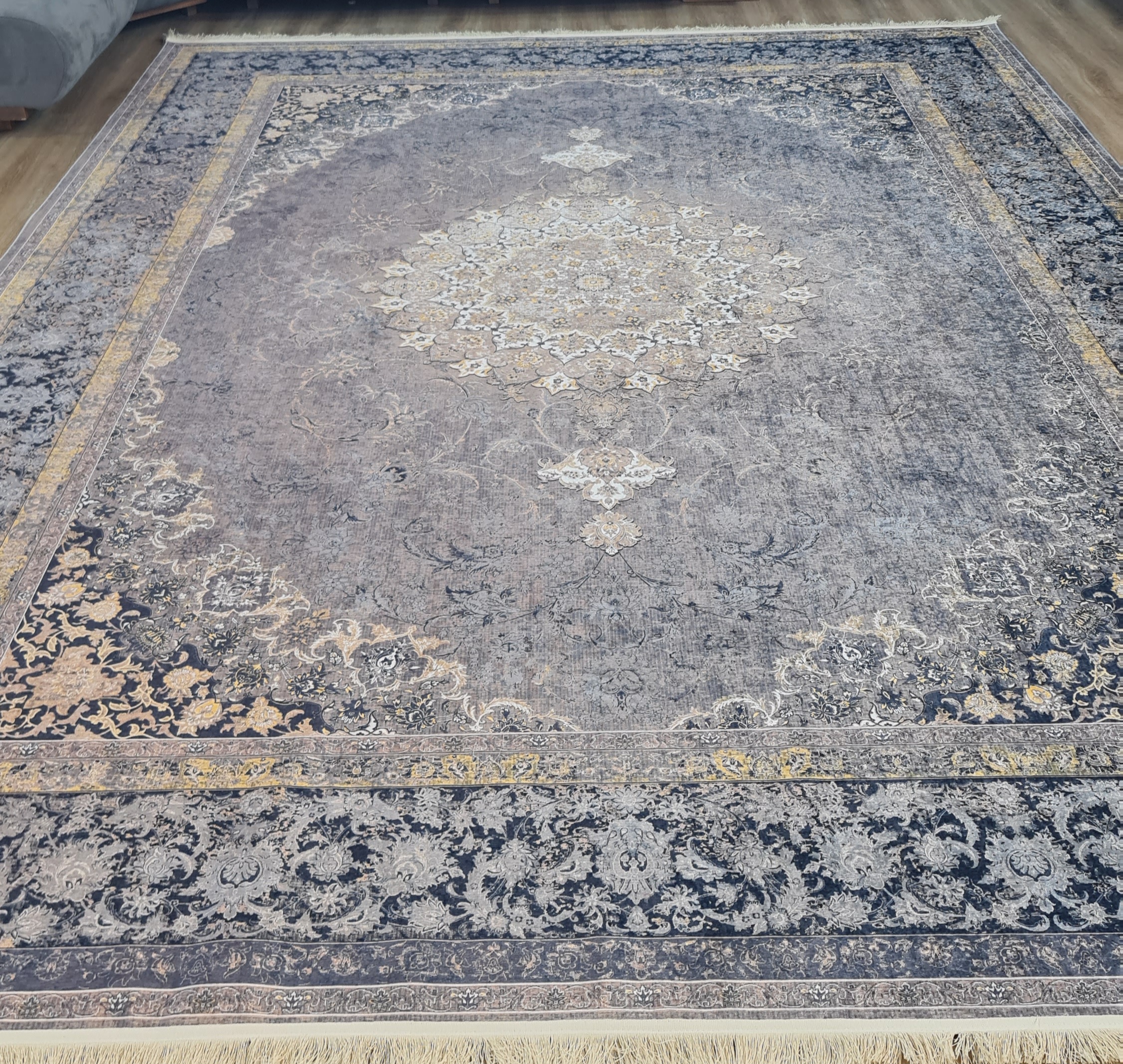 فرشینه سنتی طوسی و نقره ای کد L 364(پس کرایه)