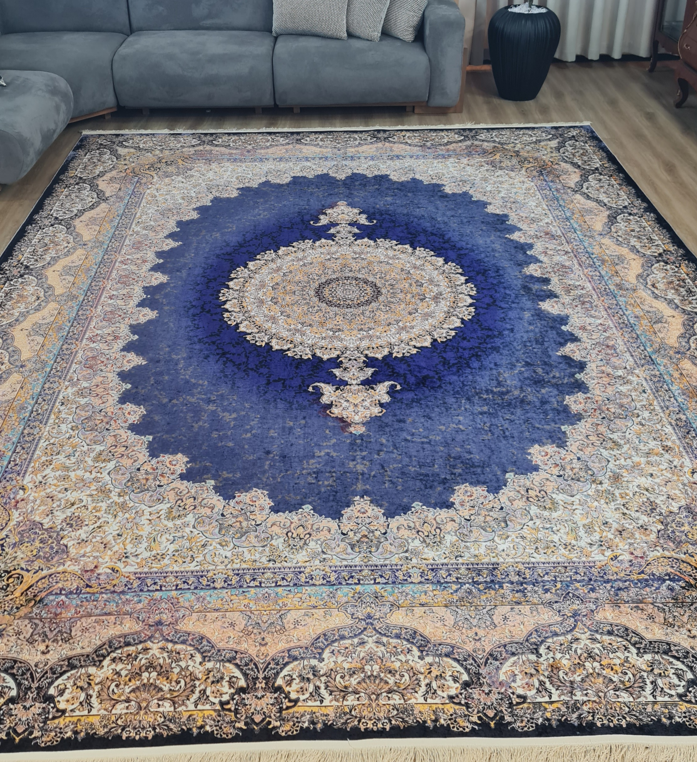 فرشینه سنتی طرح لچک و ترنج کد L 335(پس کرایه)