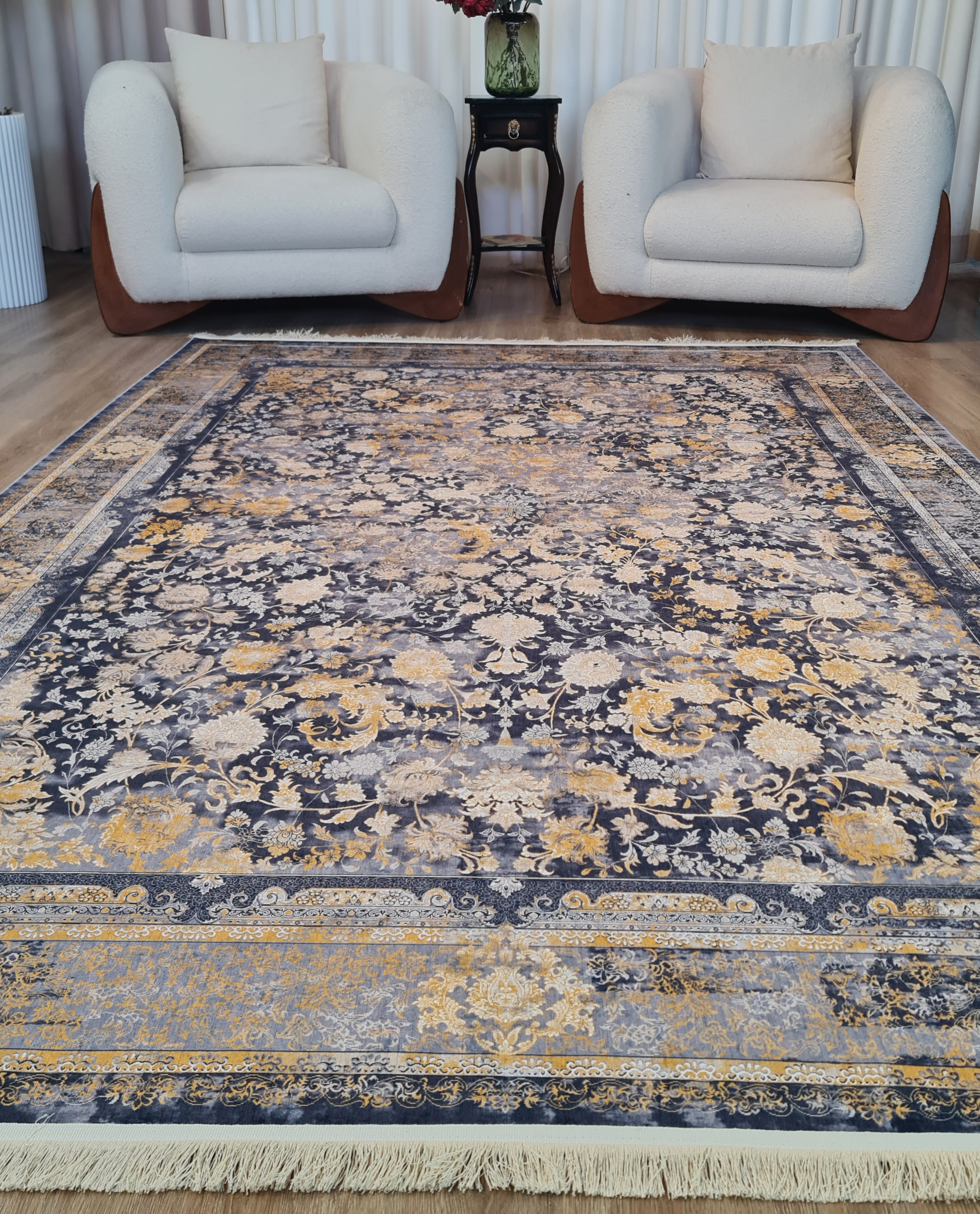 فرشینه طرح کلاسیک وینتیج کد L 481 (ترکیب سرمه‌ای و طلایی)