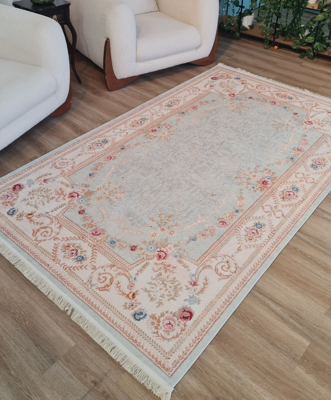 فرشینه طرح گل برجسته افشان رنگ روشن (کرم و صورتی ملایم) کد M 109