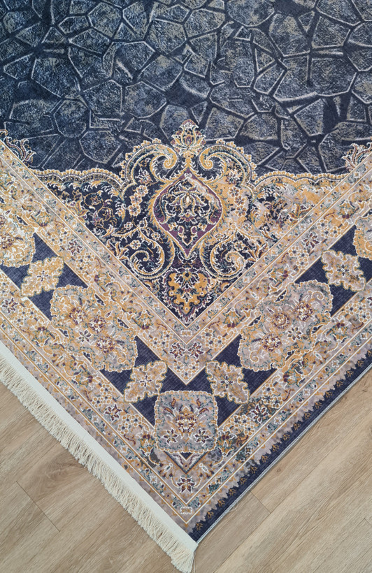 فرشینه طرح کلاسیک ترنجدار زمینه خاکستری تیره و طلایی کد L 420