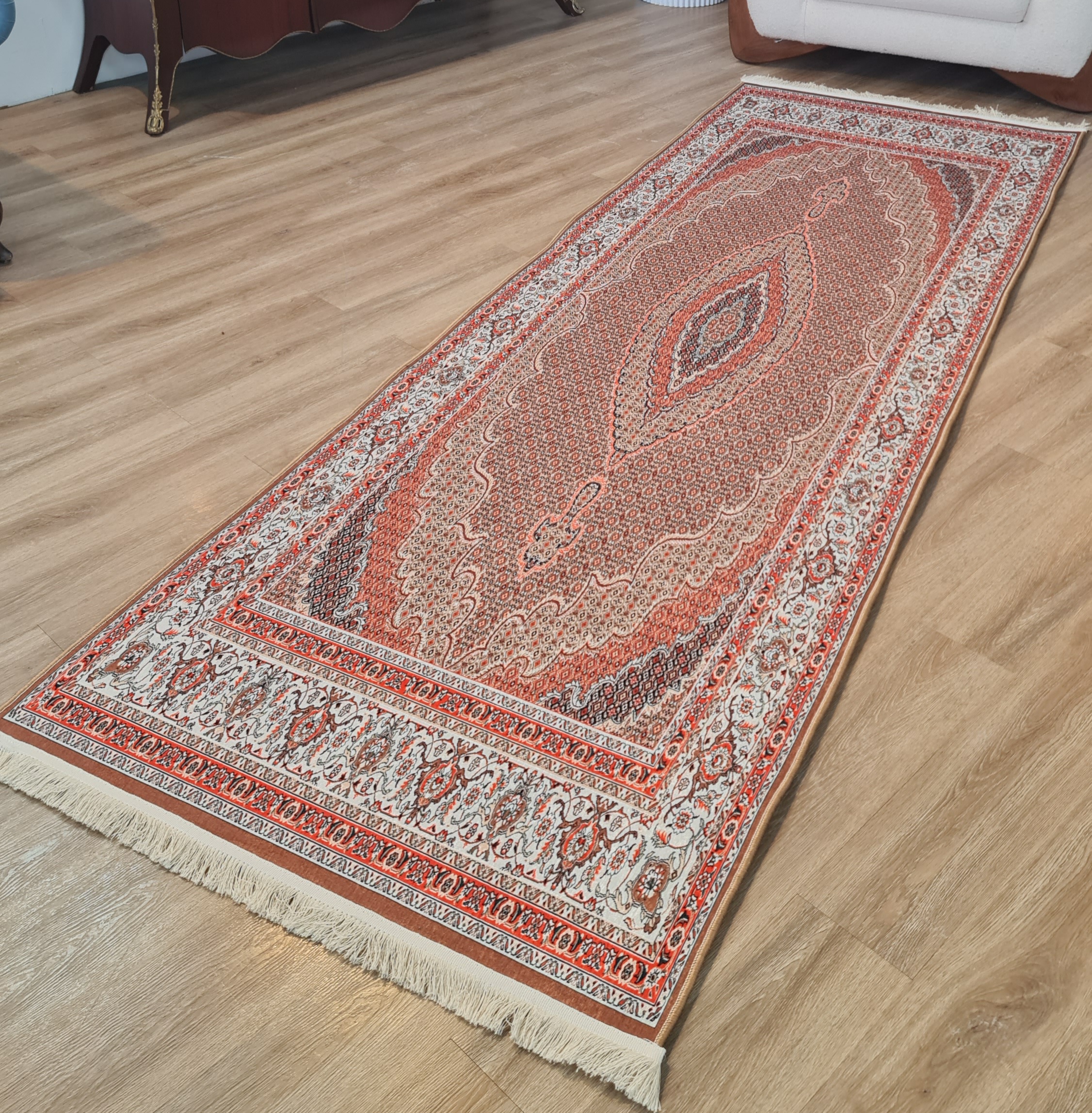 فرشینه راهرویی طرح سنتی ترنج‌دار رنگ مسی کرم کد U 477