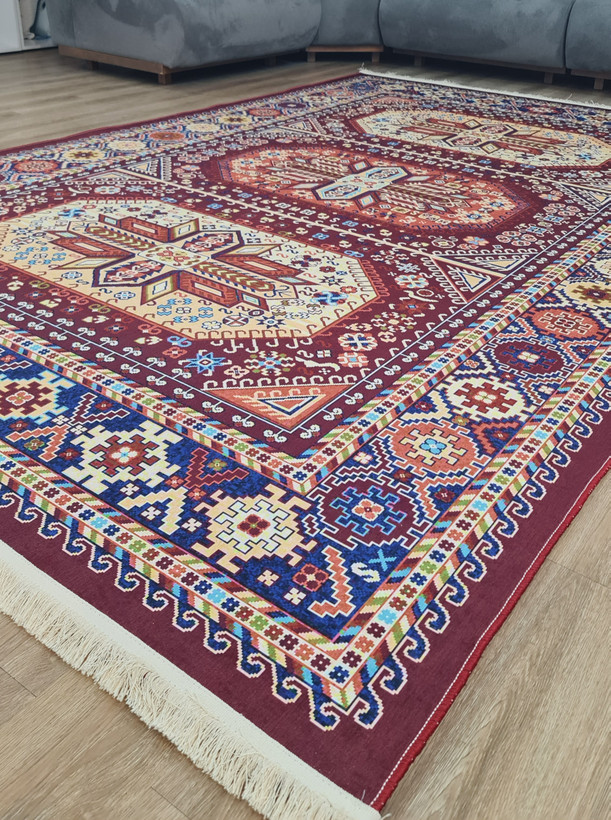 فرشینه طرح سنتی عشایری هندسی رنگ قرمز لاکی و سرمهای کد O 111