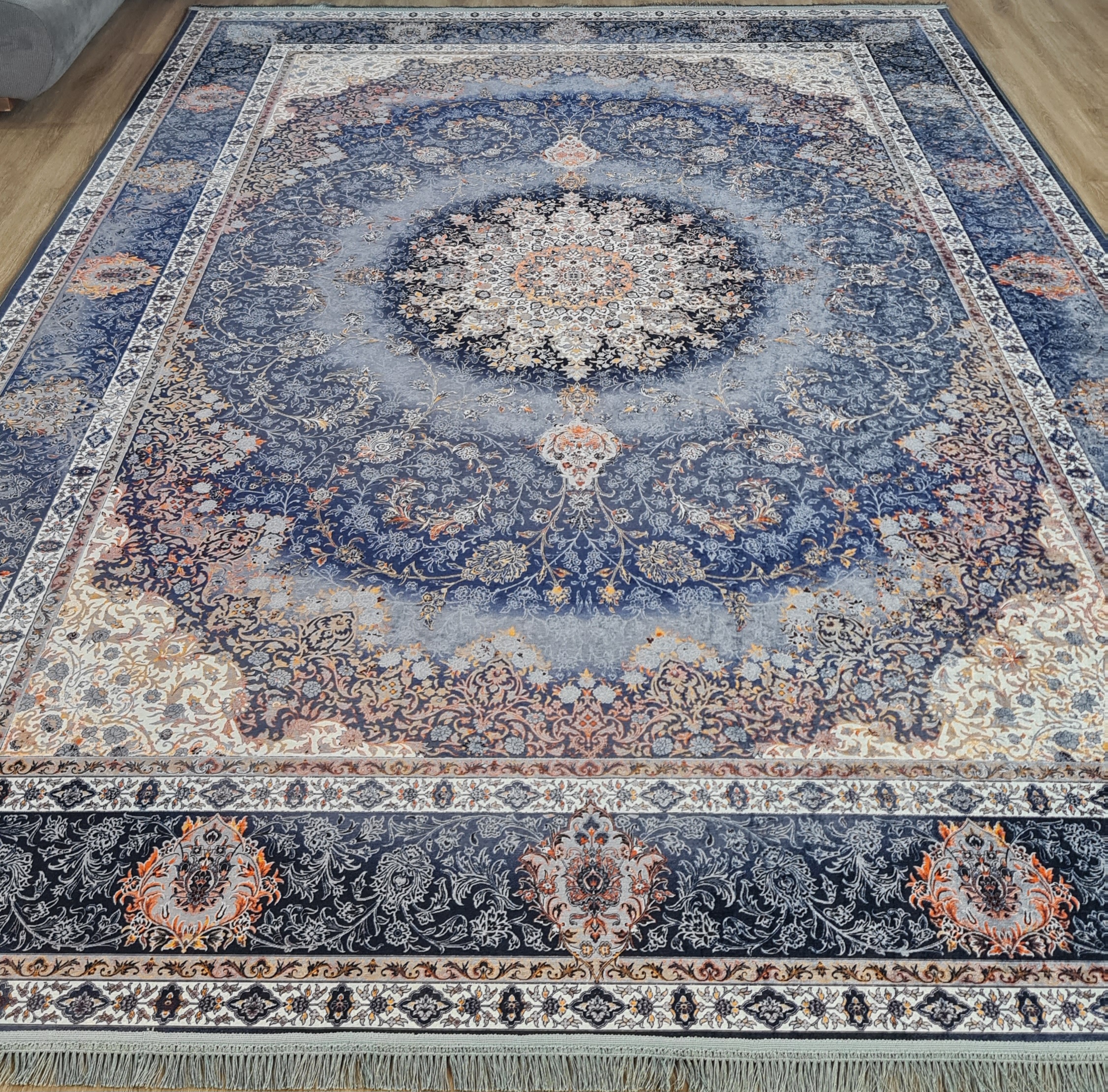 فرشینه سنتی طرح ترنج‌دار شاهانه آبی سرمه‌ای،کد L 332