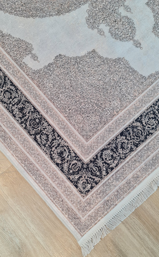 فرشینه سنتی طرح ترنجدار کرم نسکافهای،کد U 668