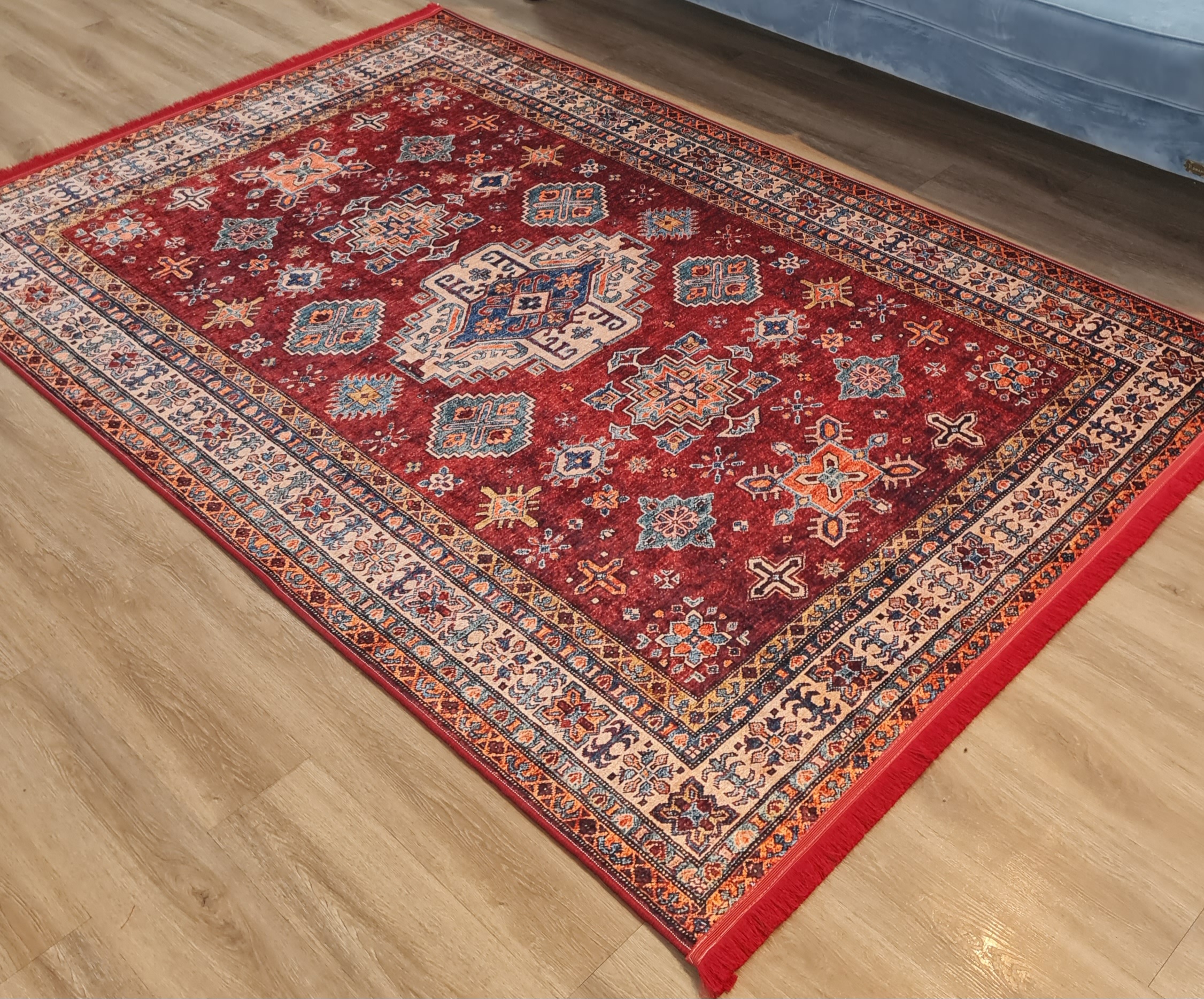 فرشینه سنتی طرح عشایری قرمز لاکی مدل قشقایی،کد U 678