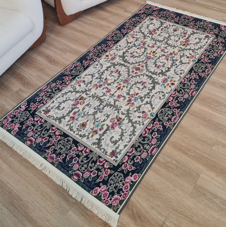 فرشینه طرح گل فرنگ رنگ بژ و سرمه ای کد L 785(پس کرایه)