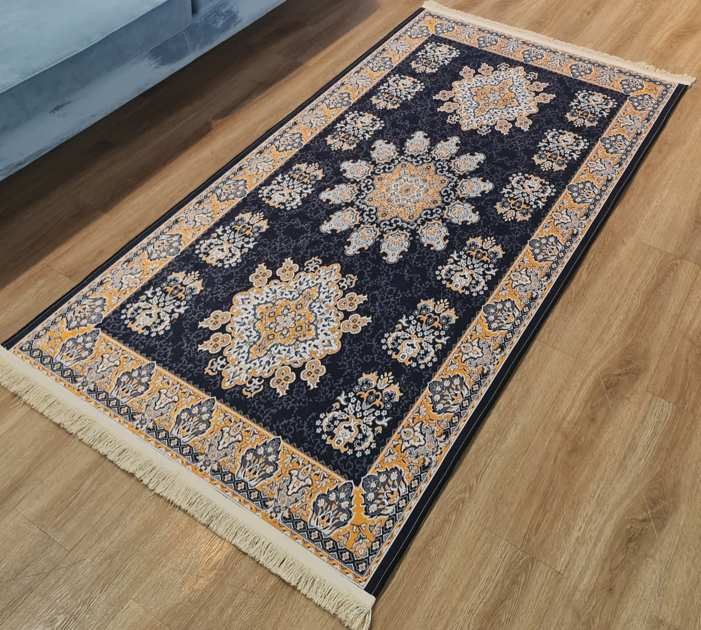 فرشینه راهرویی طرح کلاسیک سه ترنج سرمه‌ای طلایی،کد U 583