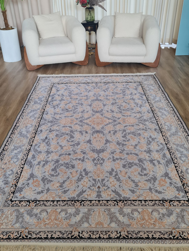 فرشینه سنتی کلاسیک طرح افشان طوسی طلایی،کد U 10