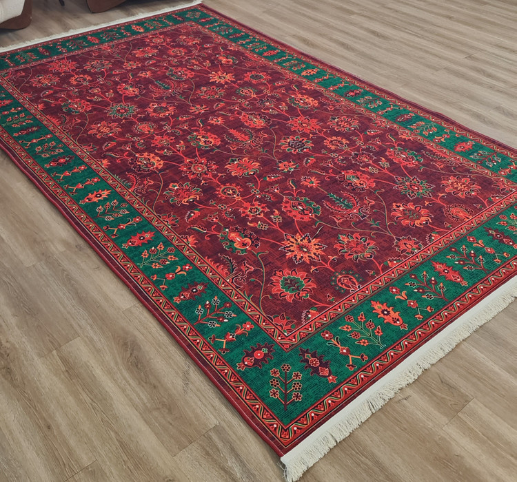 فرشینه سنتی طرح گل و بوته زمینه زرشکی و عنابی با حاشیه سبز زمردی،کد U 685