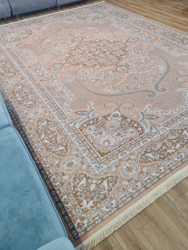 فرشینه سنتی، رنگ کرم و نسکافه ای، کد U 542 (پس کرایه)