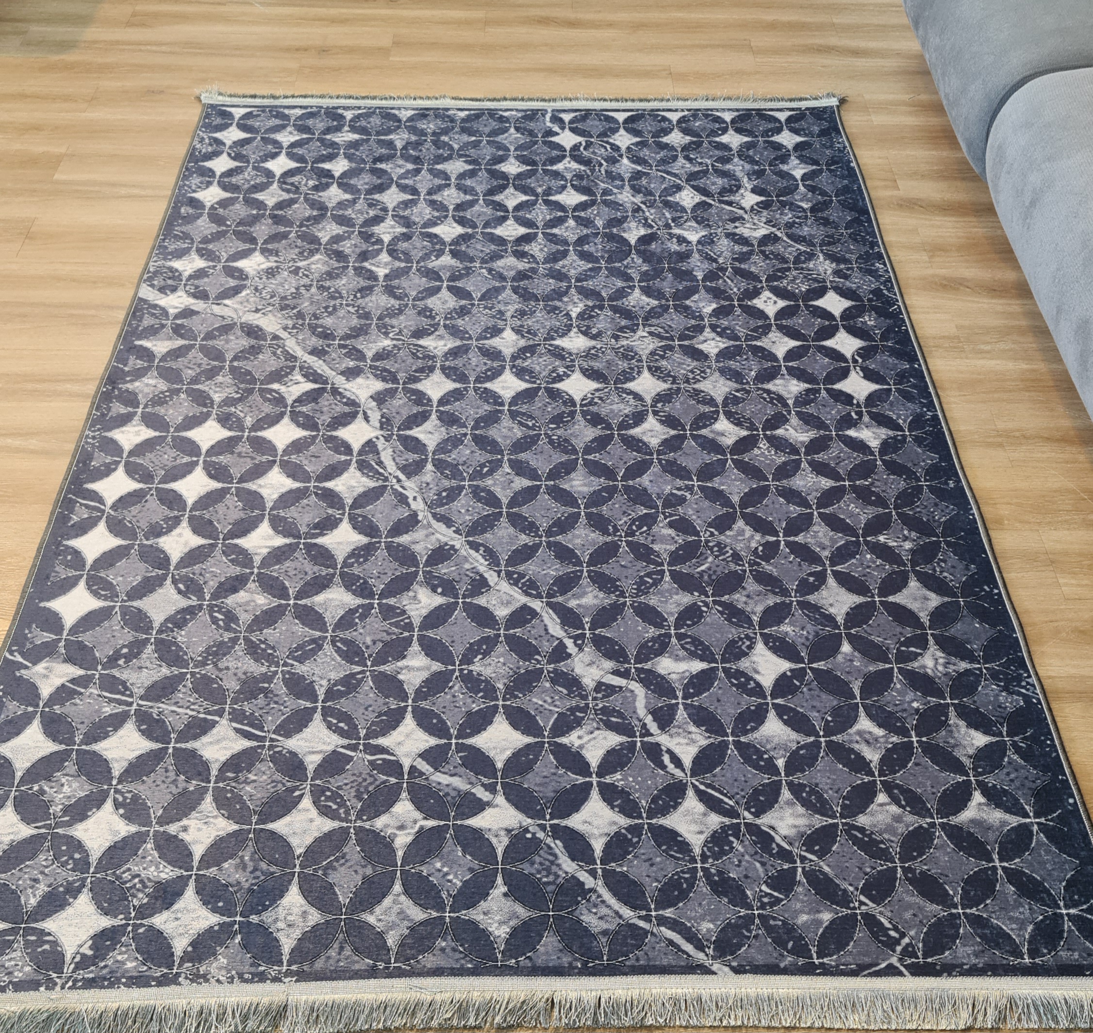 فرشینه مدرن طرح هندسی سرمه‌ ای کد L 683