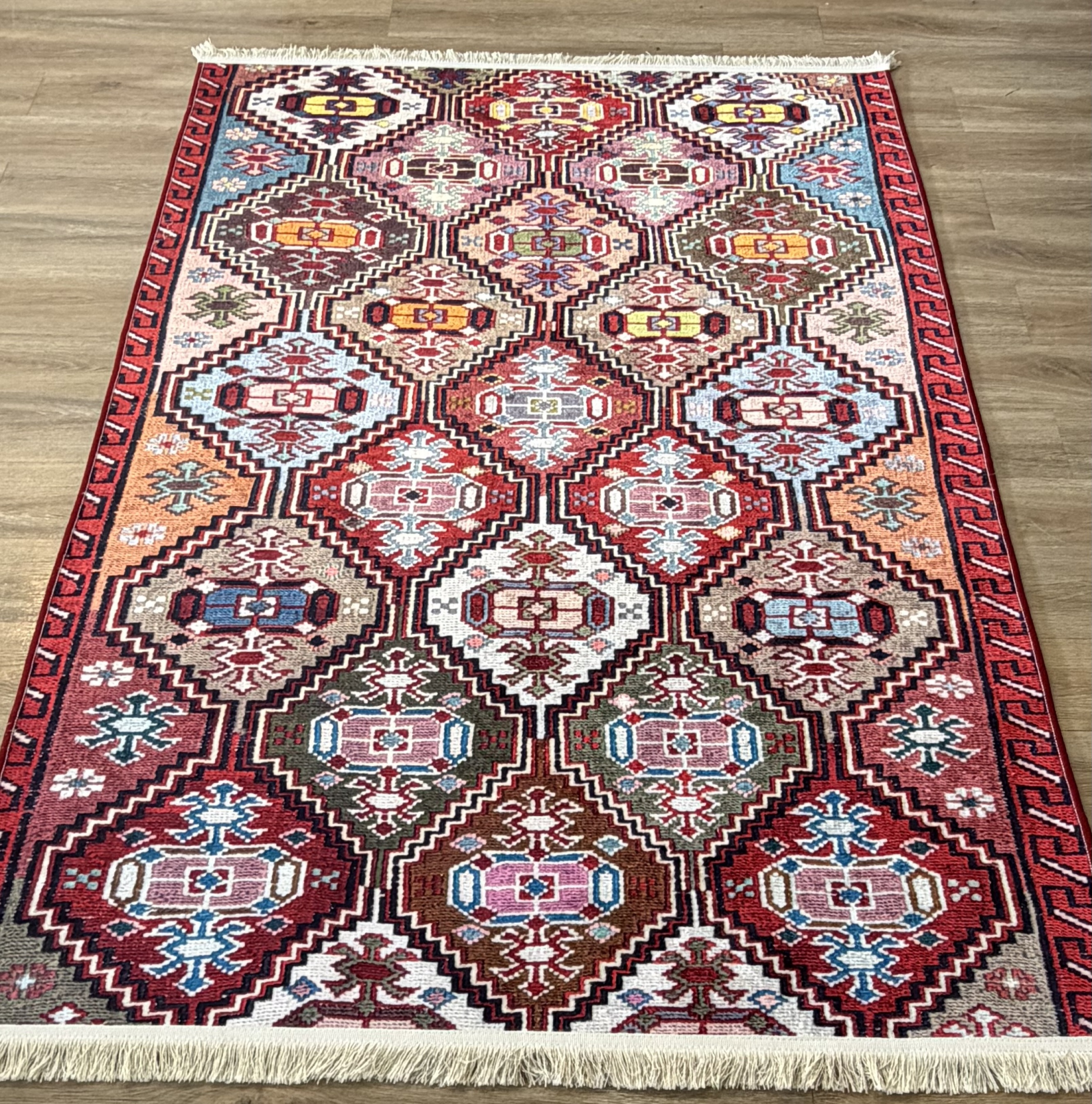 فرشینه سنتی طرح گلیم عشایری قرمز لاکی کد O 159