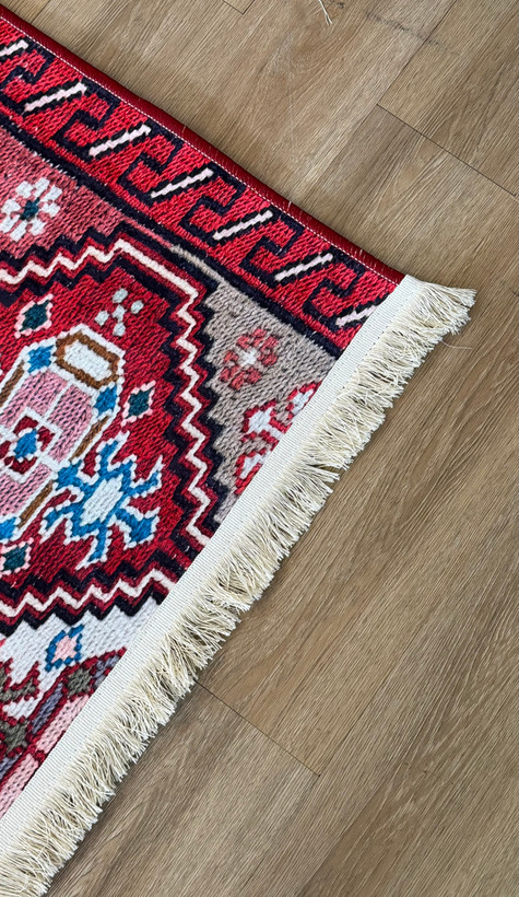 فرشینه سنتی طرح گلیم عشایری قرمز لاکی کد O 159