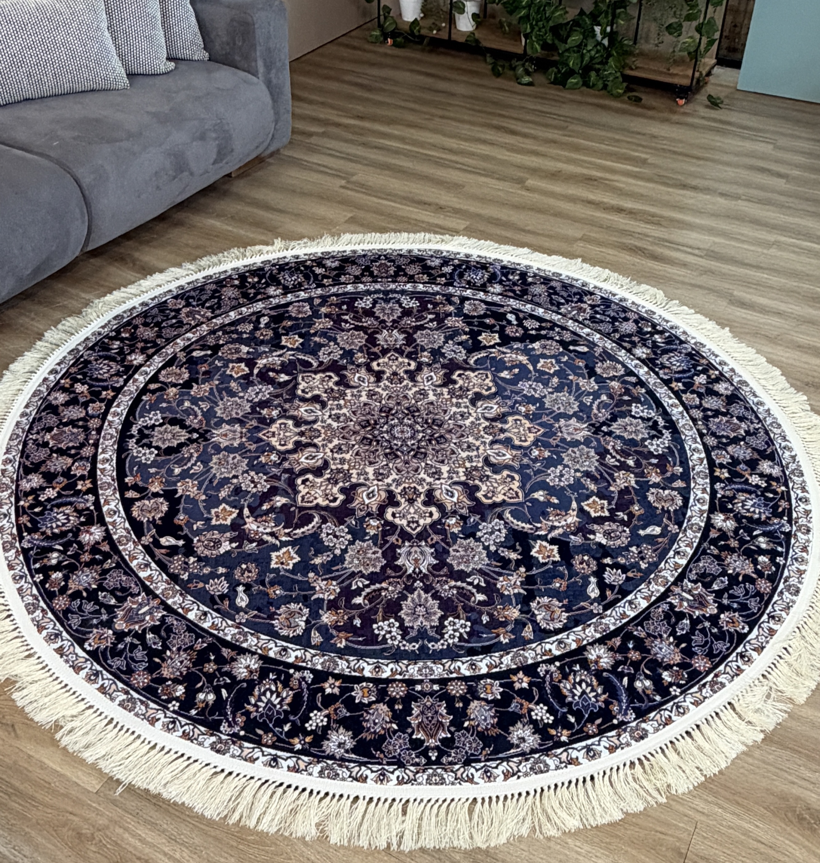 فرشینه گرد کلاسیک طرح ترنج و افشان سرمه‌ای کد D 276