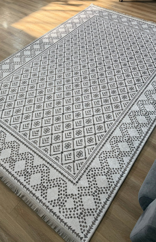 فرشینه مدرن طرح لوزی و گلبوته رنگ طوسی کرم کد L 2594