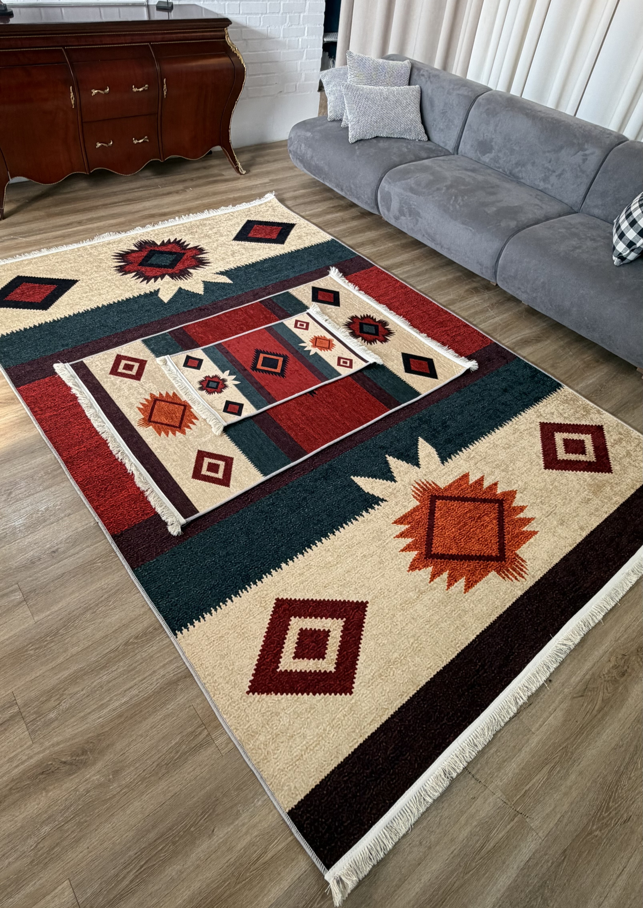 فرشینه طرح سنتی عشایری و گلیمی کد L 2593